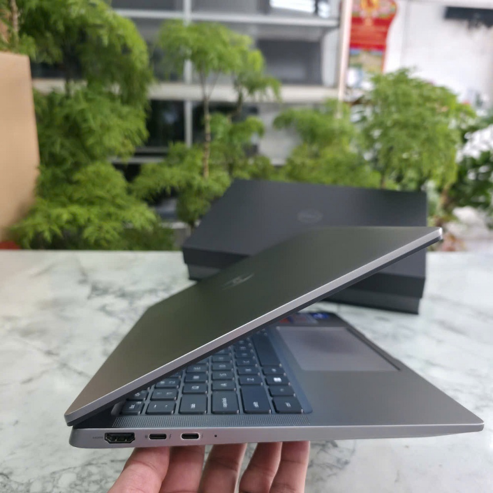 Dell Latitude 7440 Máy LikeNew - Vỏ Nhôm Nguyên Khối CORE I7-1365U RAM 32GB SSD 256GB MÀN HÌNH : 14 Inch 2.5K Touch
