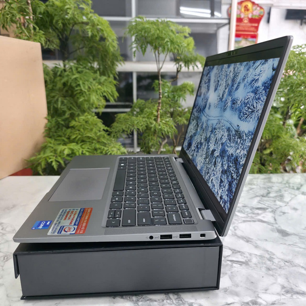 Dell Latitude 7440 Máy LikeNew - Vỏ Nhôm Nguyên Khối CORE I7-1365U RAM 32GB SSD 256GB MÀN HÌNH : 14 Inch 2.5K Touch