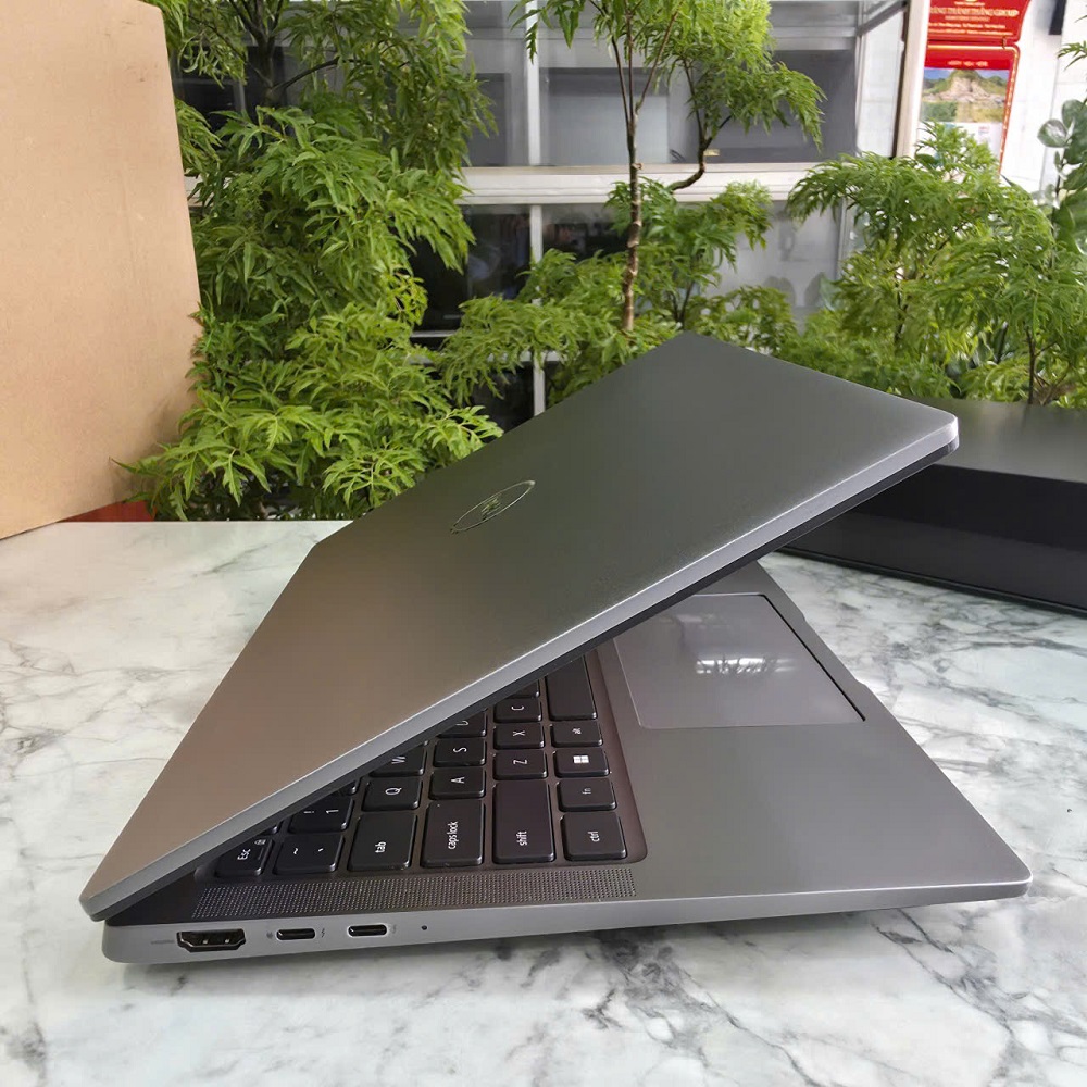 Dell Latitude 7440 Máy LikeNew - Vỏ Nhôm Nguyên Khối CORE I7-1365U RAM 32GB SSD 256GB MÀN HÌNH : 14 Inch 2.5K Touch