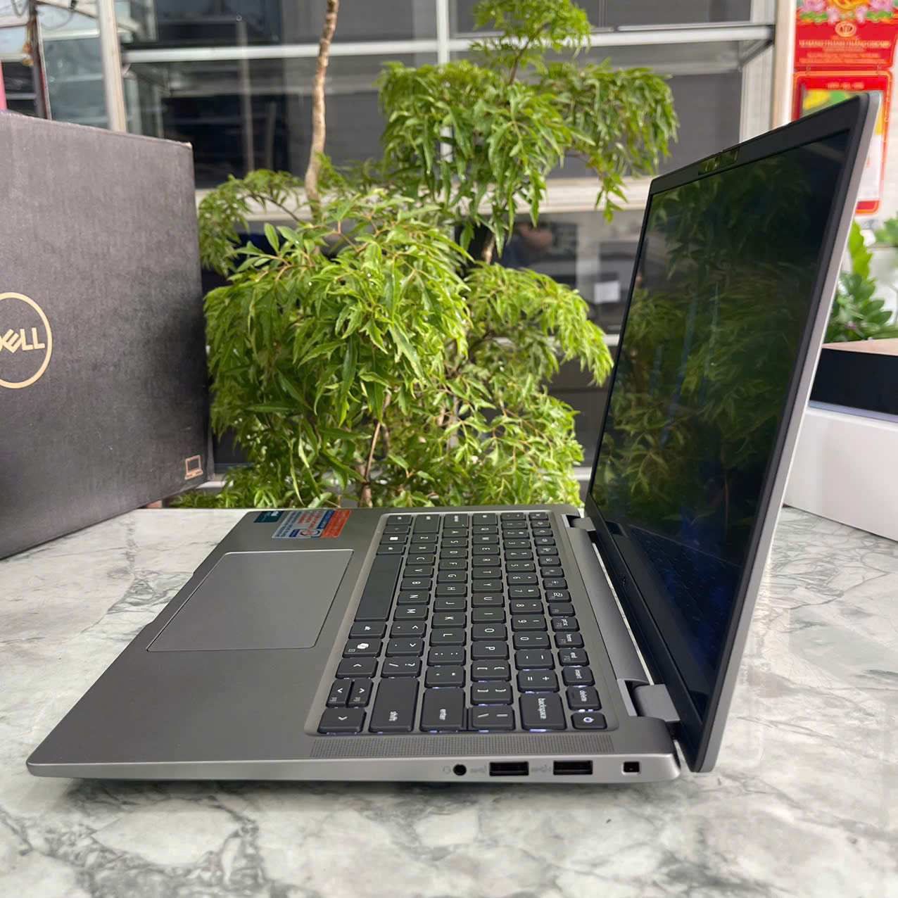 Dell Latitude 7450 Ultra 7 165U Máy LikeNew - Vỏ Nhôm Nguyên Khối RAM 32GB SSD 512GB MÀN HÌNH : 14 Inch FHD+