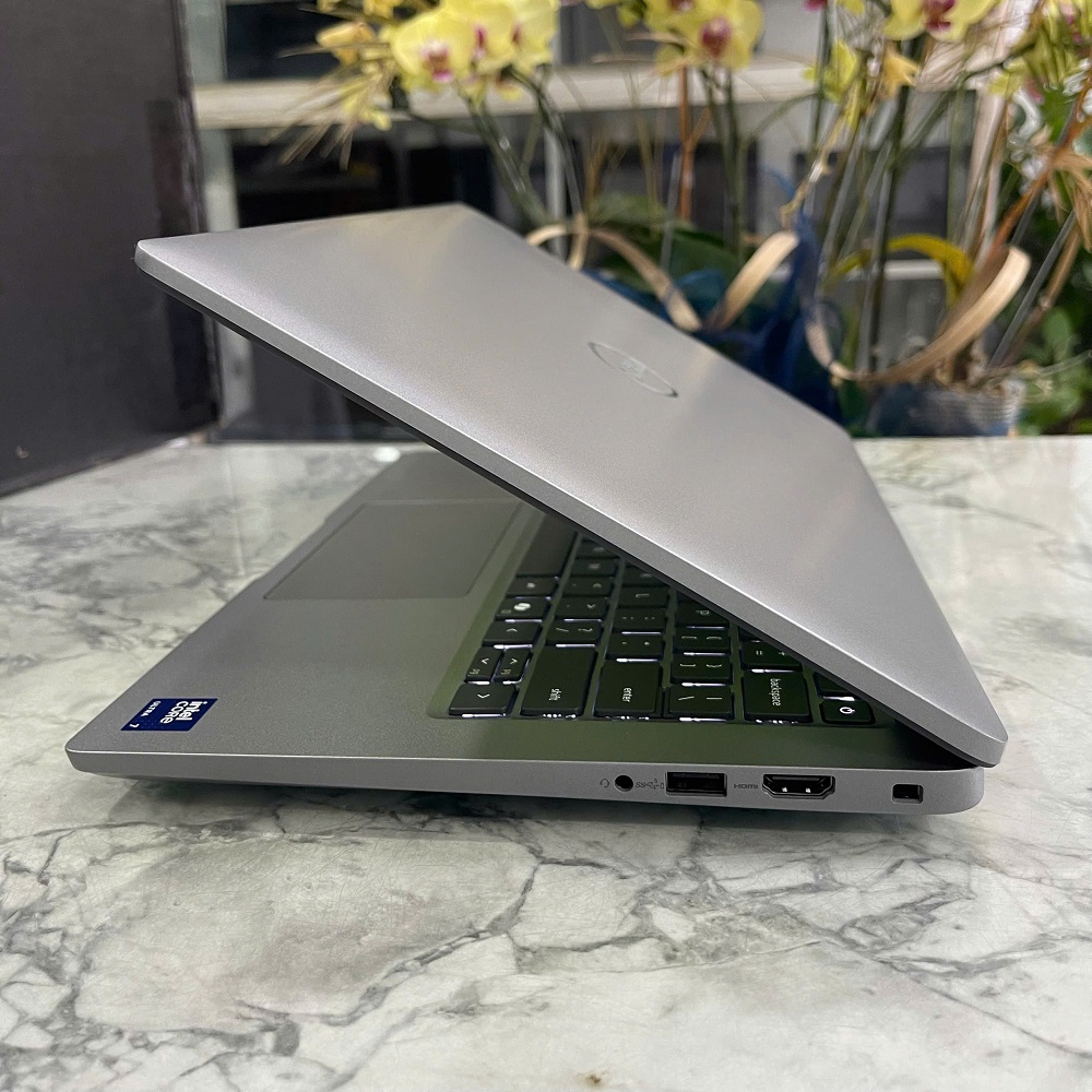 Dell Precision 3490 Ultra 7 155U RAM 16GB SSD 512GB MÀN HÌNH 14″FHD IPS / Copilot AI