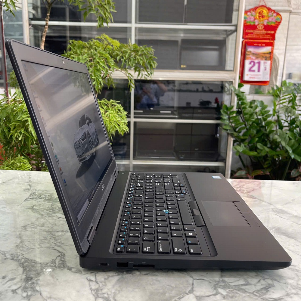 Dell Precision 3530 CORE I7-8850H  RAM 16GB  SSD 512GB MÀN HÌNH : 15.6″ IPS FullHD IPS  VGA P600 