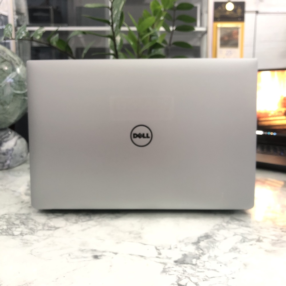 Dell Precision 5510 Core i7-6820HQ  Ram 16gb Ssd 256gb Vga Quadro M1000M 2GB Màn hình 15.6" Inch FHD