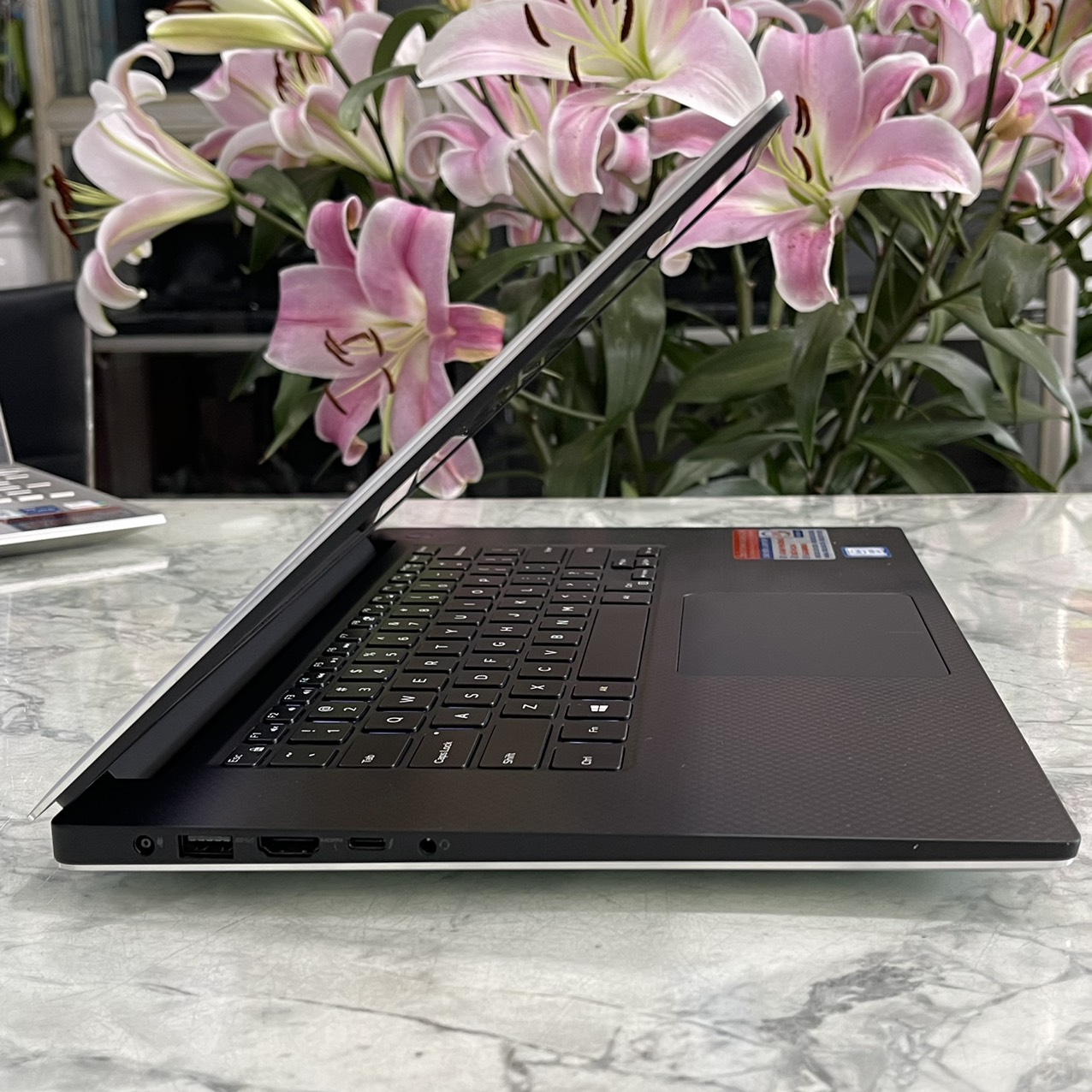Dell Precision 5540 (MÁY LIKENEW) Xeon E-2276M Ram 32gb Ssd 512gb Nvidia Quadro T1000 Màn Hình 15.6 Fhd IPS