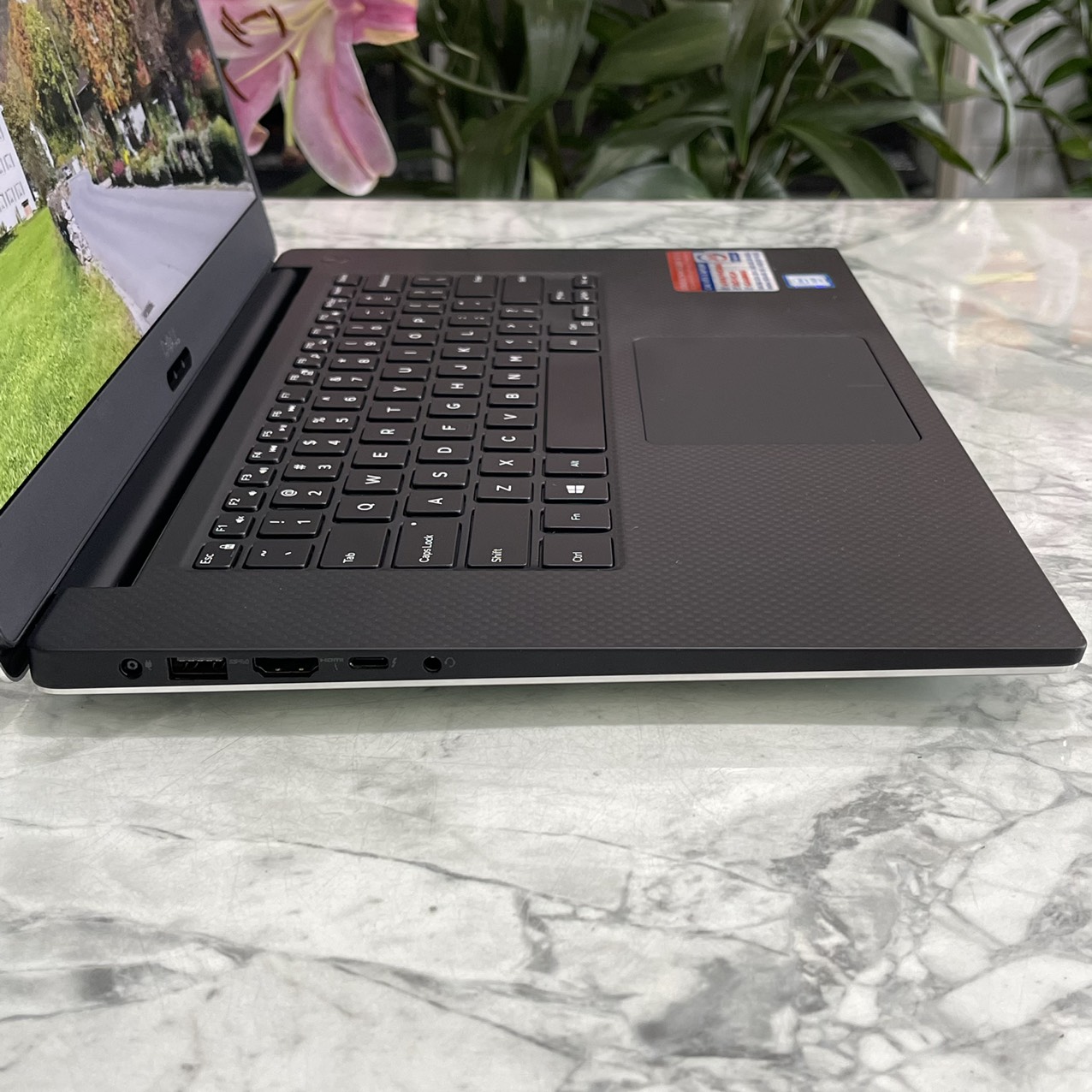 Dell Precision 5540 (MÁY LIKENEW) Xeon E-2276M Ram 32gb Ssd 512gb Nvidia Quadro T1000 Màn Hình 15.6 Fhd IPS