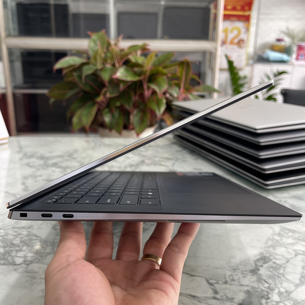 Dell Precision 5550 RAM 32GB CORE™ I7-10875H SSD 512GB Quadro T1000 (4GB) MÀN HÌNH : 15.6''Inch 4K Touch