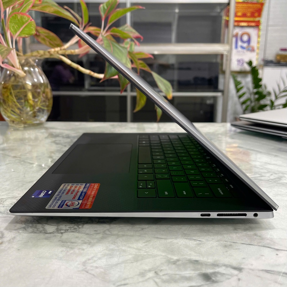 Dell Precision 5560 ( CHUYÊN ĐỒ HỌA GIÁ RẺ ) CORE I9-11950H RTX A2000 RAM 32GB SSD 512 MÀN HÌNH : 15.6 Inch UltraSharp 4K Touch