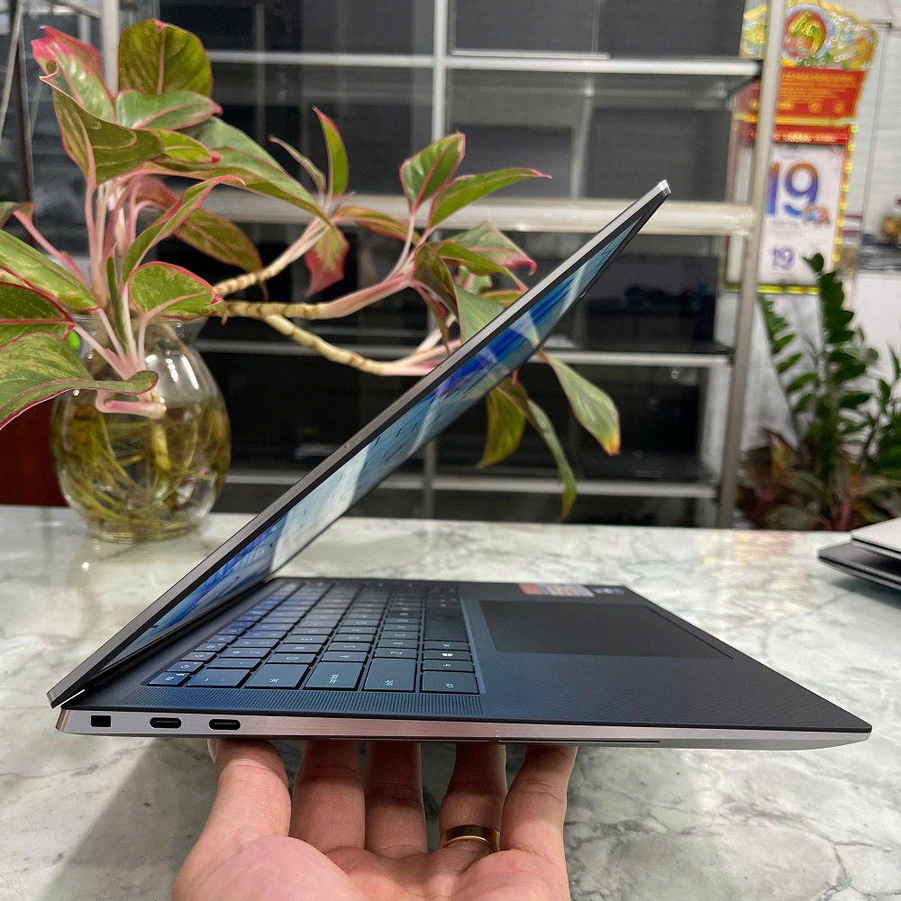 Dell Precision 5560 ( CHUYÊN ĐỒ HỌA GIÁ RẺ ) CORE I9-11950H RTX A2000 RAM 32GB SSD 512 MÀN HÌNH : 15.6 Inch UltraSharp 4K Touch