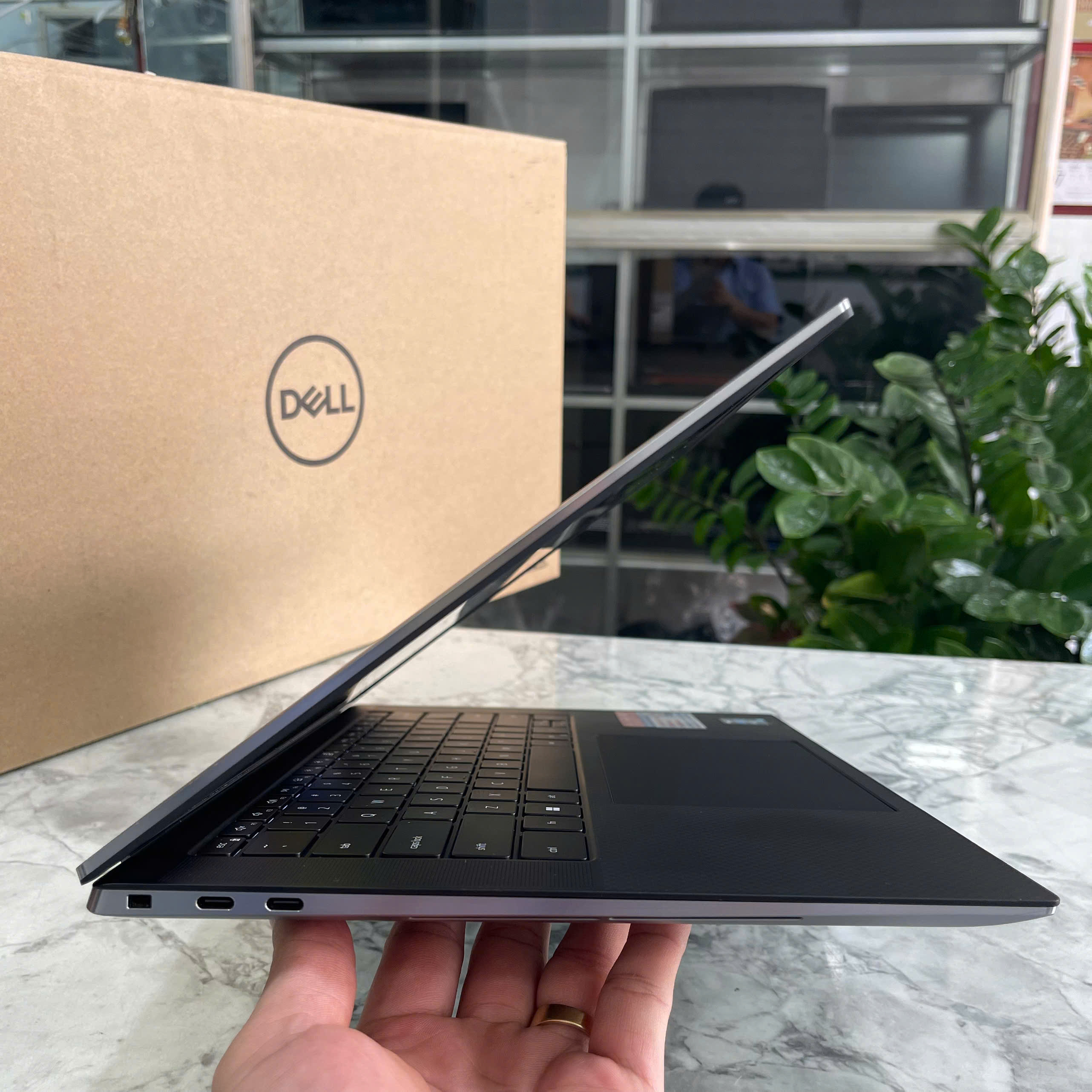 Dell Precision 5560 Core I7-11850H  NVIDIA T1200 4GB Màn Hình 15.6 Inch FHD+ IPS