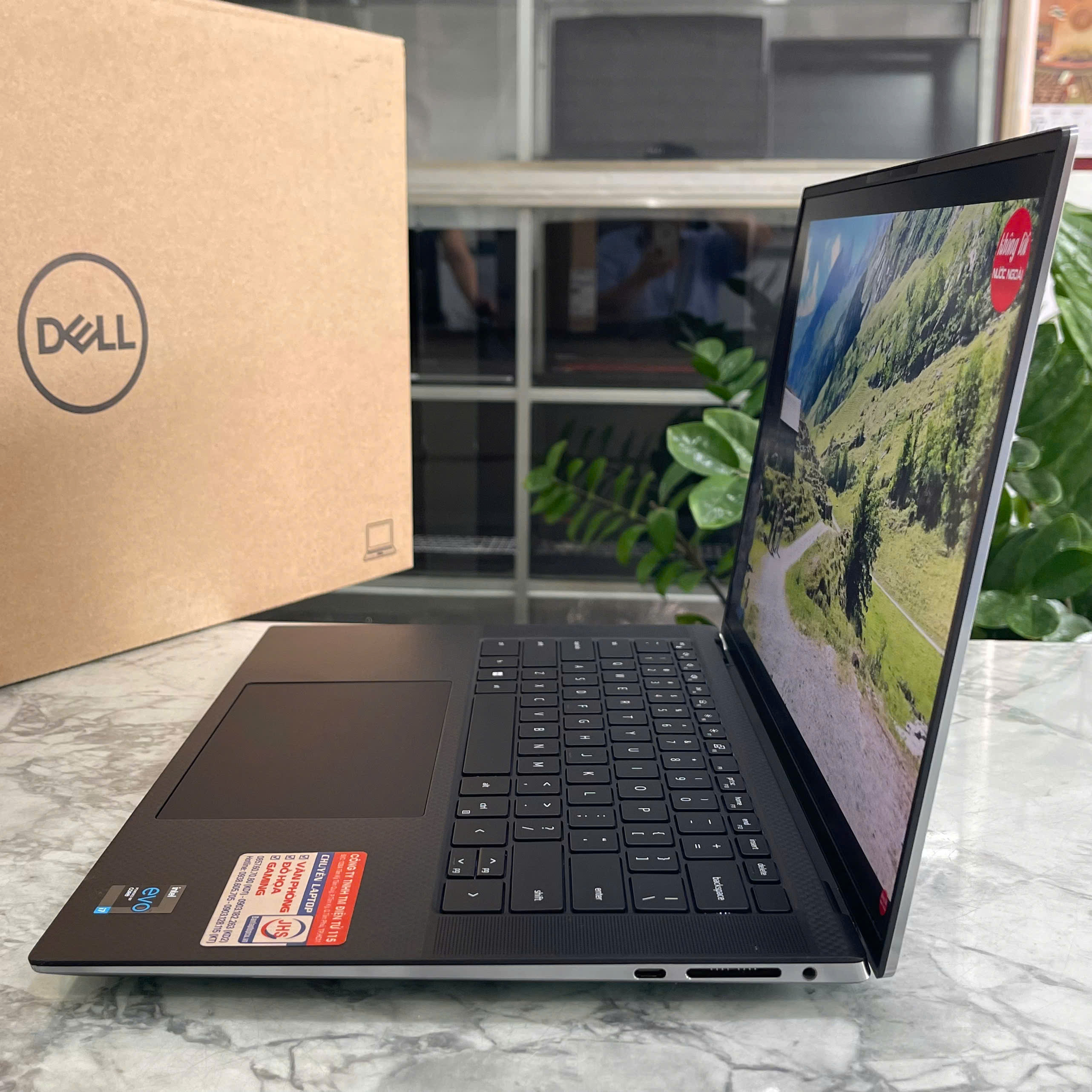 Dell Precision 5560 Core I7-11850H  NVIDIA T1200 4GB Màn Hình 15.6 Inch FHD+ IPS