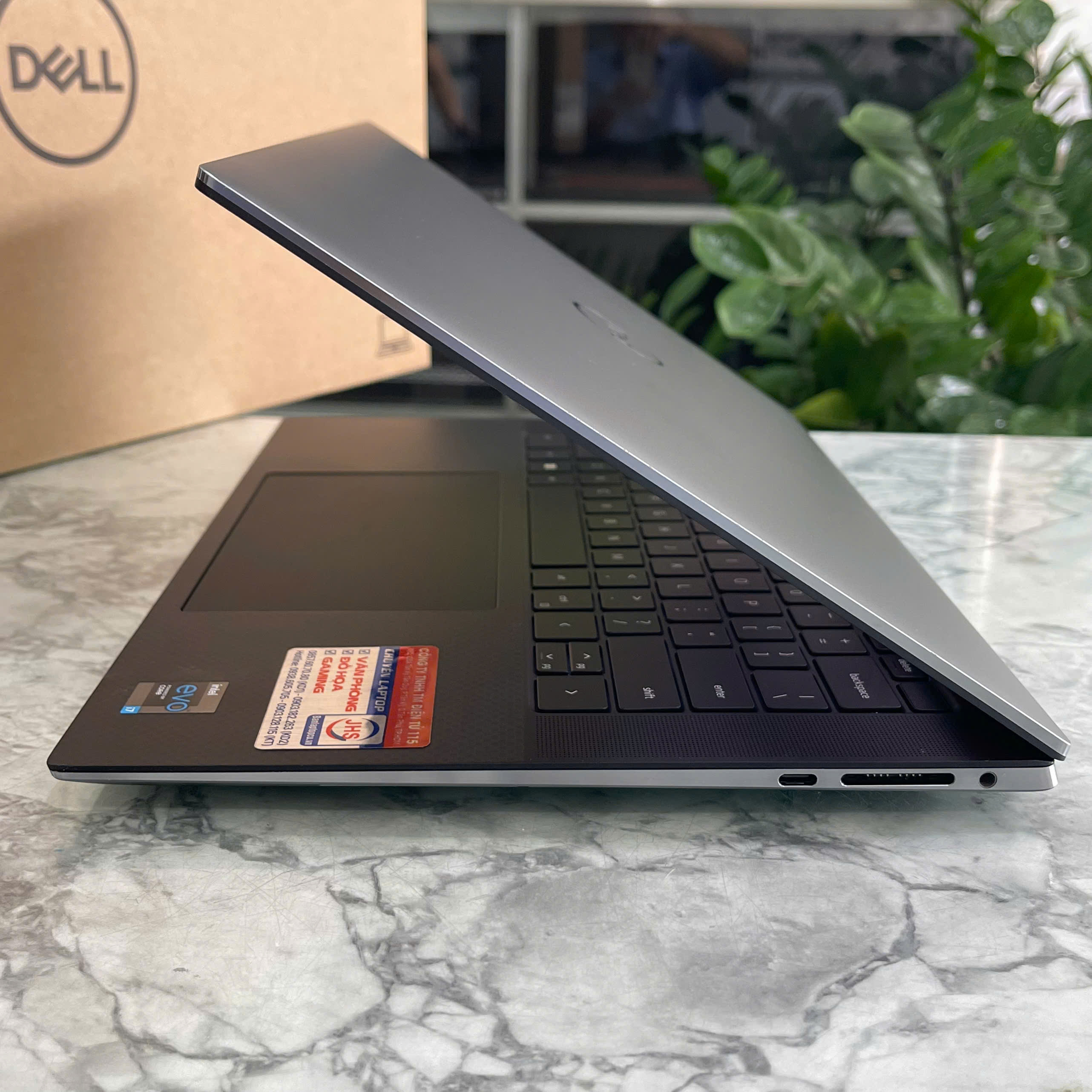 Dell Precision 5560 Core I7-11850H  NVIDIA T1200 4GB Màn Hình 15.6 Inch FHD+ IPS