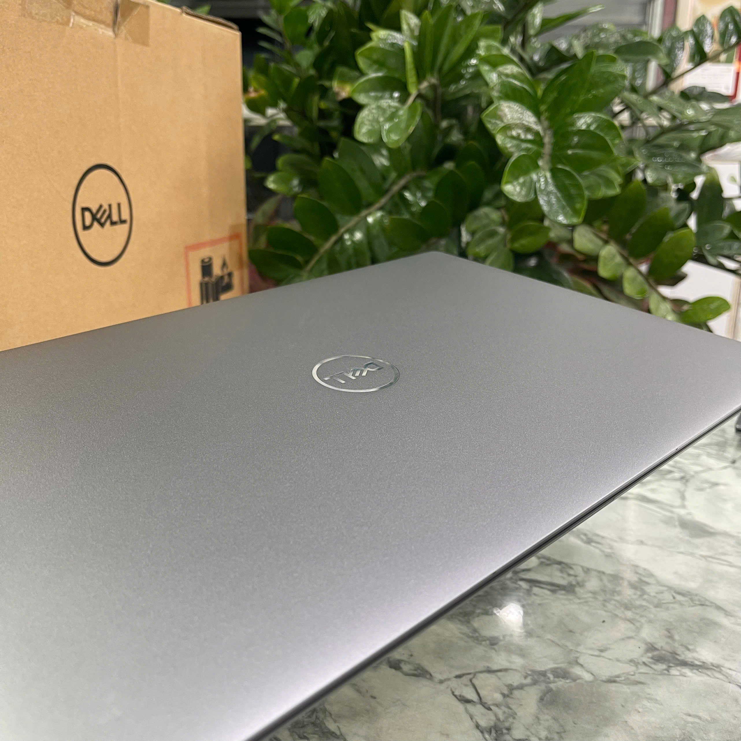 Dell Precision 5570 Core I7-12700H  Ram 16Gb Ssd 512Gb NVIDIA Quadro RTX A1000 4GB GDDR6  Màn Hình 15.6″ FHD+, 500 nits 