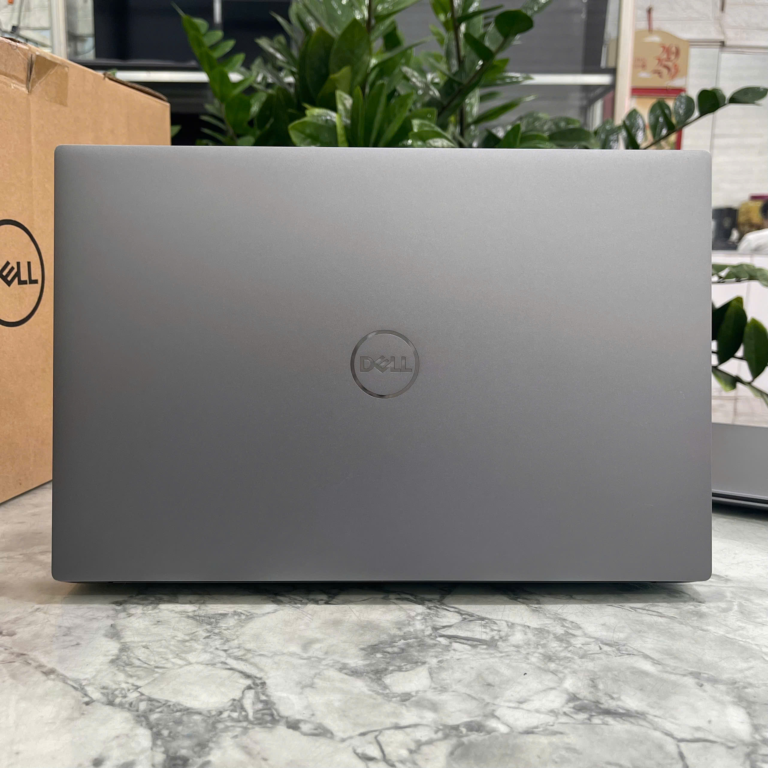Dell Precision 5570 Core I7-12700H  Ram 16Gb Ssd 512Gb NVIDIA Quadro RTX A1000 4GB GDDR6  Màn Hình 15.6″ FHD+, 500 nits 