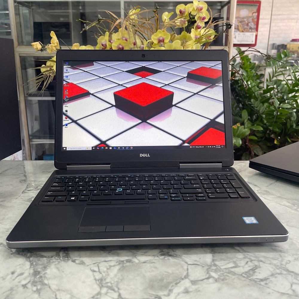 Dell Precision 7520 Xeon E3-1505M RAM 16GB SSD 512GB Quadro M1200 4Gb DDR5 MÀN HÌNH : 15,6 Inch Full HD IPS