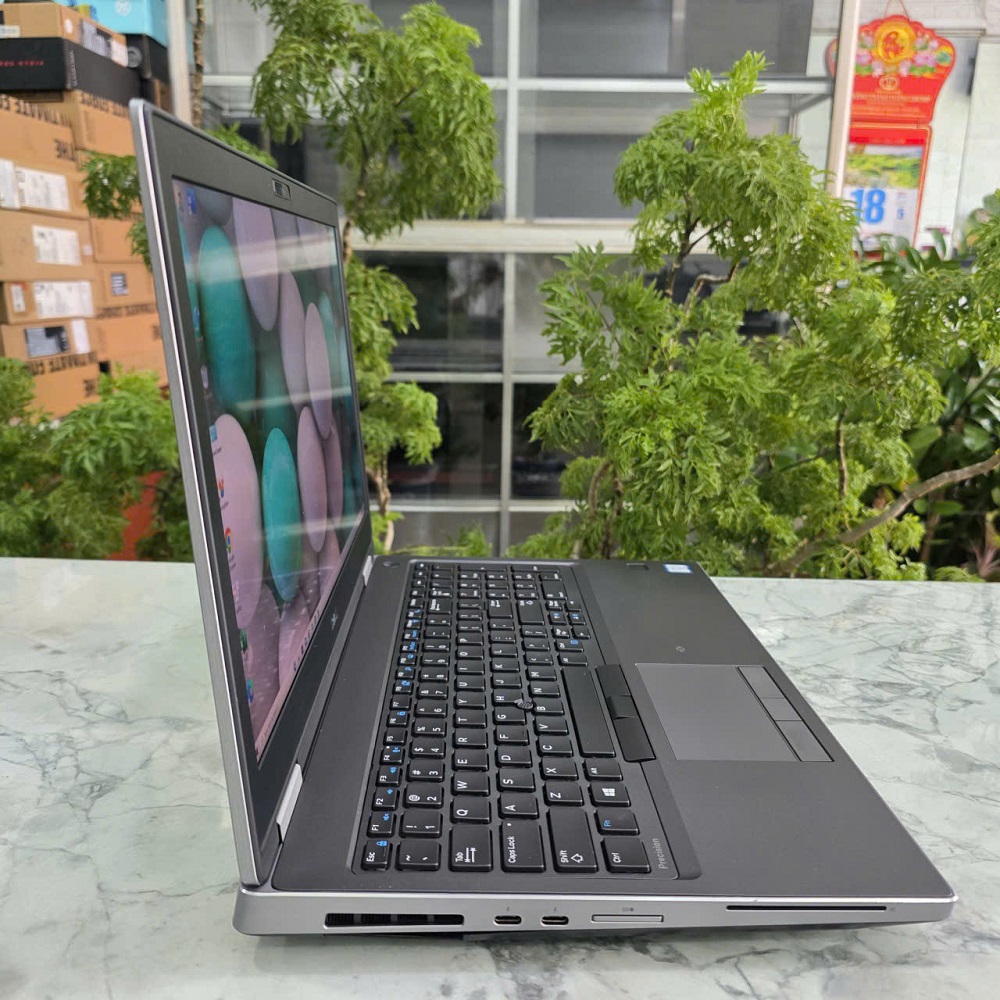 Dell Precision 7540 Mobile Workstation Cực Chất CORE I7-9850H RAM 16GB SSD 512GB NVIDIA Quadro T1000 4GB GDDR6 MÀN HÌNH : 15.6'' INCH 4K