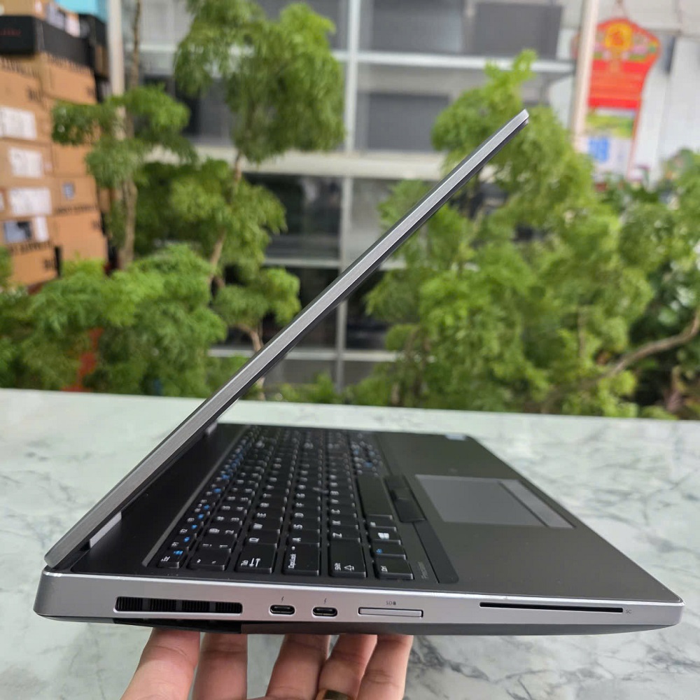 Dell Precision 7540 Mobile Workstation Cực Chất CORE I7-9850H RAM 16GB SSD 512GB NVIDIA Quadro T1000 4GB GDDR6 MÀN HÌNH : 15.6'' INCH 4K