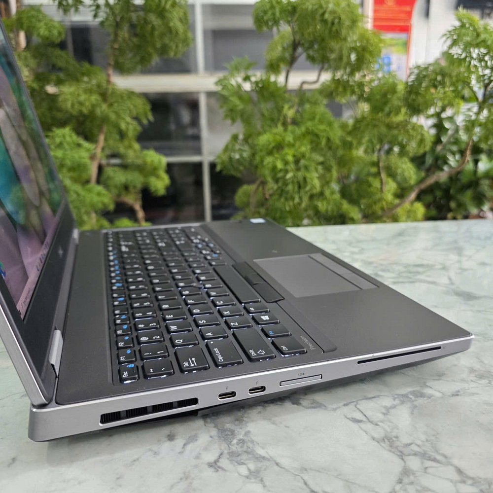 Dell Precision 7540 Mobile Workstation Cực Chất CORE I7-9850H RAM 16GB SSD 512GB NVIDIA Quadro T1000 4GB GDDR6 MÀN HÌNH : 15.6'' INCH 4K