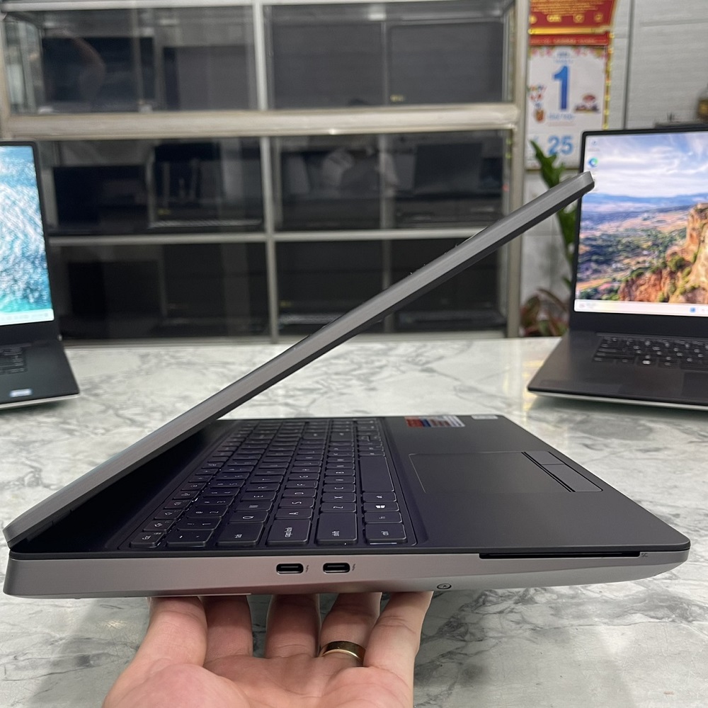 Dell Precision 7550 MÁY TRẠM GIÁ TỐT CORE I7-10850H RAM 16GB SSD 512GB VGA Quadro T1000 MÀN HÌNH : 15.6 Inch Fhd IPS FaceID