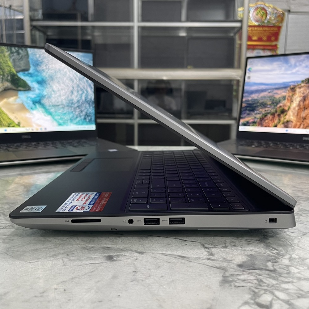 Dell Precision 7550 MÁY TRẠM GIÁ TỐT CORE I7-10850H RAM 16GB SSD 512GB VGA Quadro T1000 MÀN HÌNH : 15.6 Inch Fhd IPS FaceID