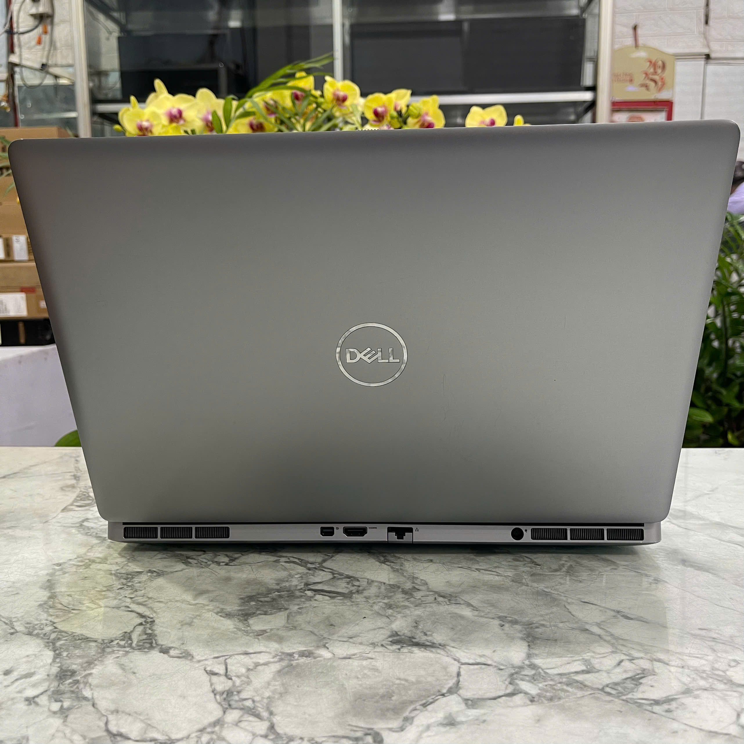 Dell Precision 7560 MÁY TRẠM GIÁ TỐT CORE I7-11850H RAM 32GB SSD 1.000GB RTX A2000 MÀN HÌNH : 15.6 Inch IPS Touch