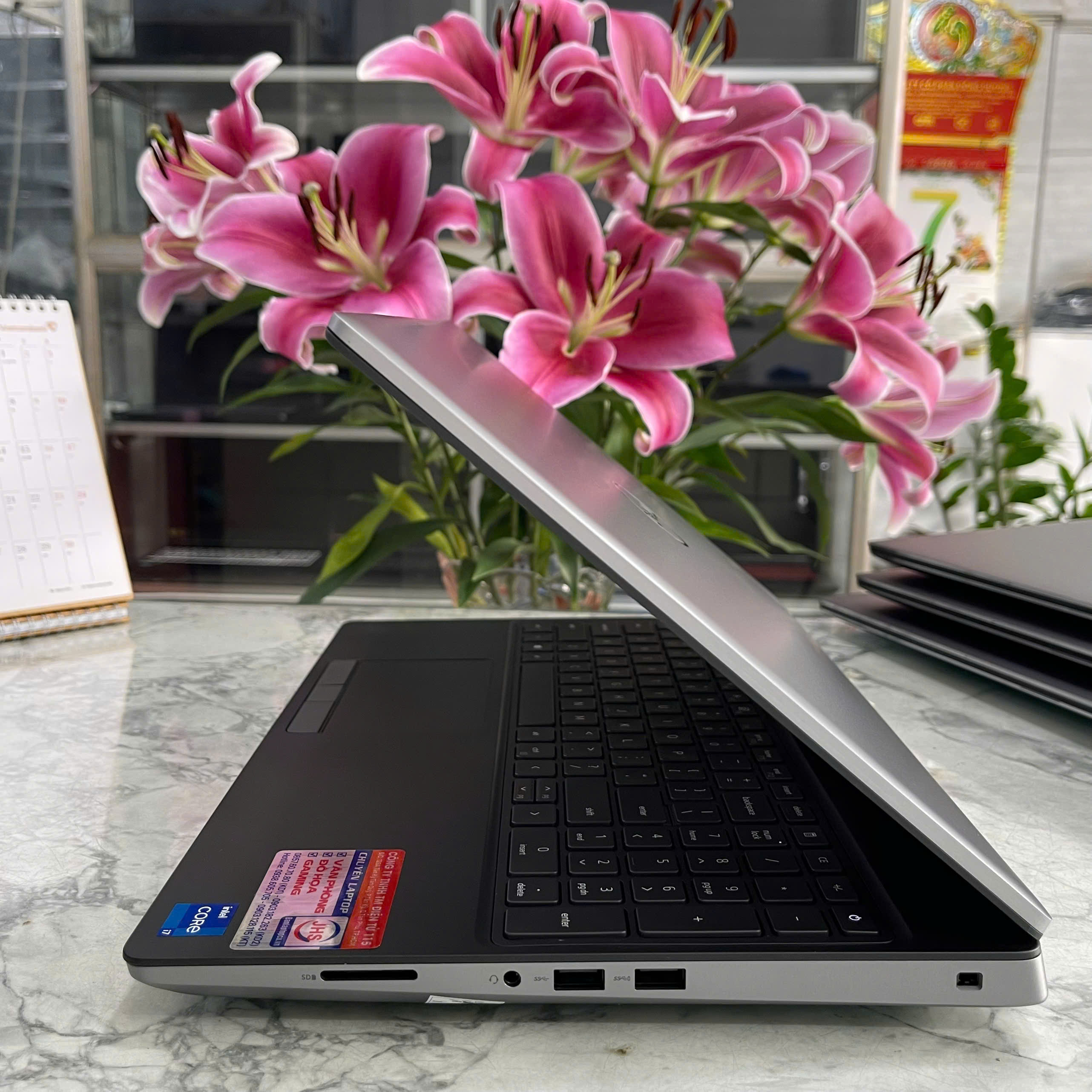 Dell Precision 7560 MÁY TRẠM GIÁ TỐT Core I7-11850H RAM 32GB SSD 512GB VGA NVIDIA RTX A2000 Màn 15.6 Inch 4K IPS