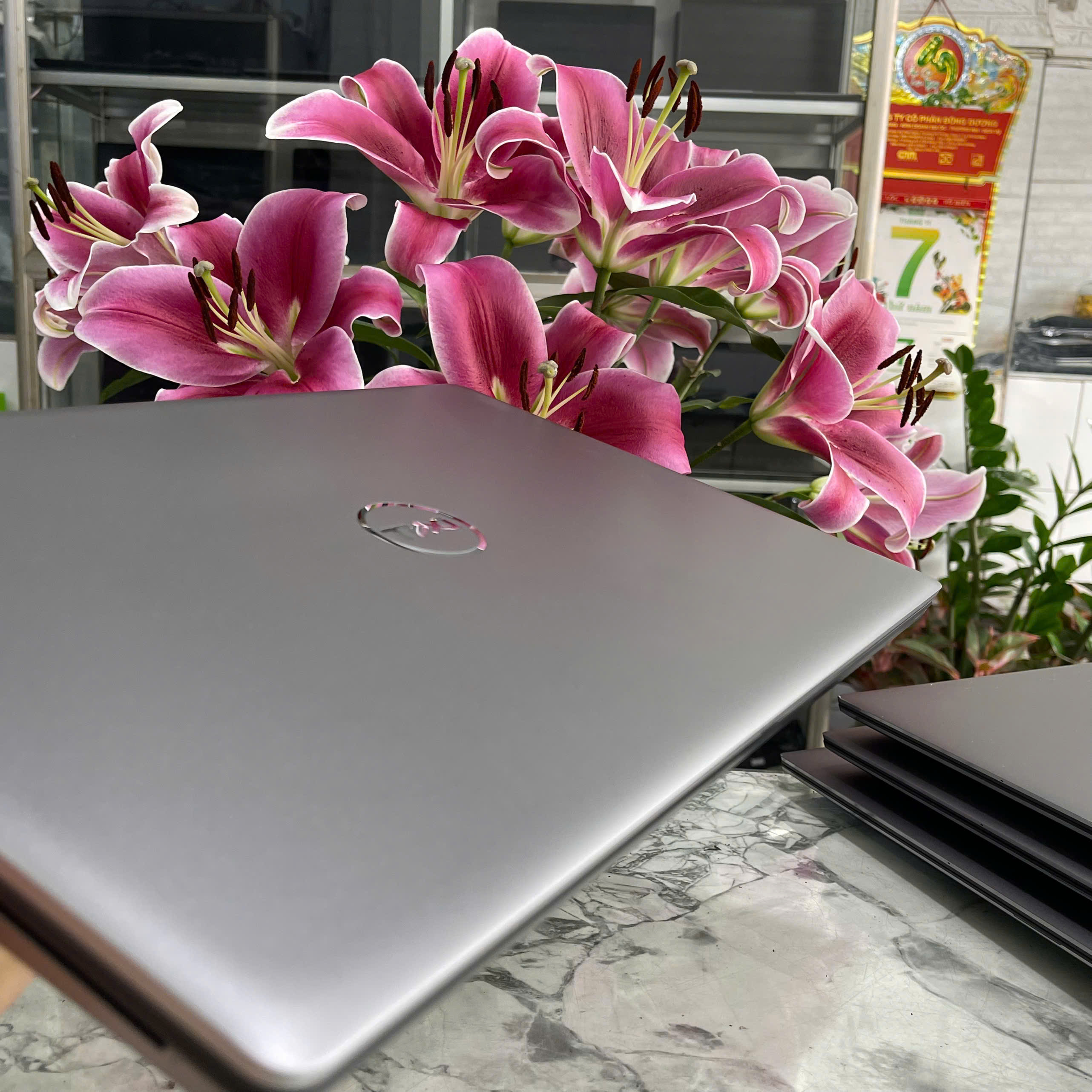 Dell Precision 7560 MÁY TRẠM GIÁ TỐT Core I7-11850H RAM 32GB SSD 512GB VGA NVIDIA RTX A2000 Màn 15.6 Inch 4K IPS