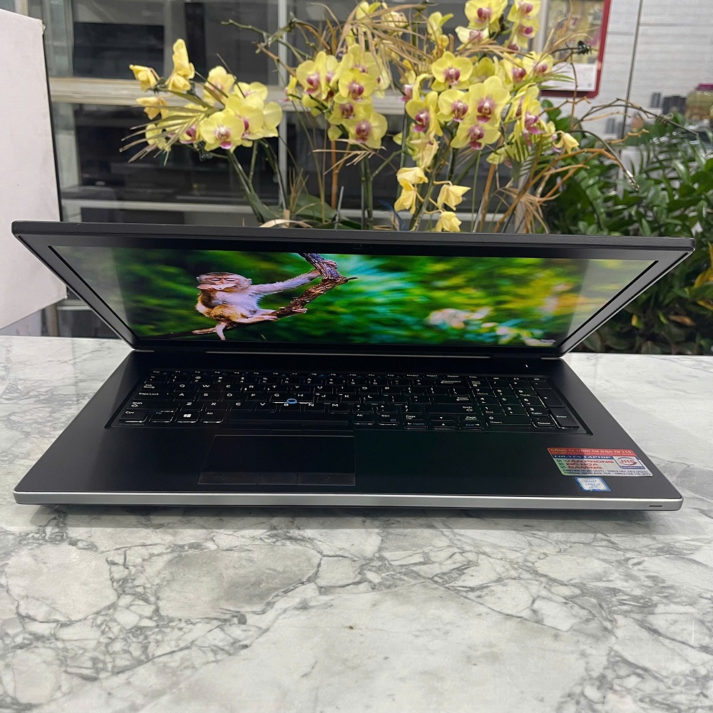 Dell Precision 7730 CORE I7-8850H RAM 32GB SSD 512GB Quadro P5200 MÀN HÌNH : 17.3''FHD IPS