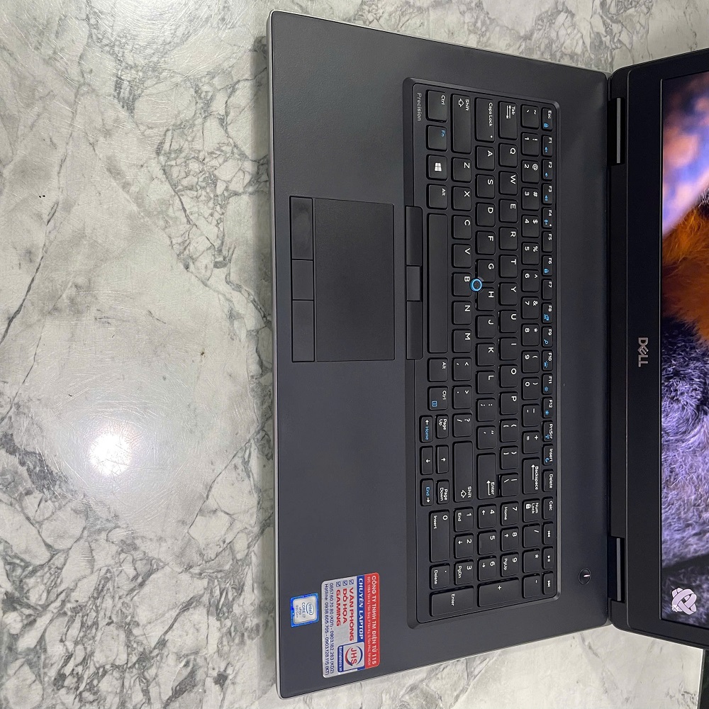 Dell Precision 7730 CORE I7-8850H RAM 32GB SSD 512GB Quadro P5200 MÀN HÌNH : 17.3''FHD IPS
