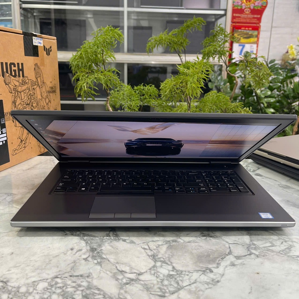 Dell Precision 7740 CORE I7-9850H RAM 16GB SSD 512Gb Radeon Pro WX3200 MÀN HÌNH : 17.3 Inch FHD IPS