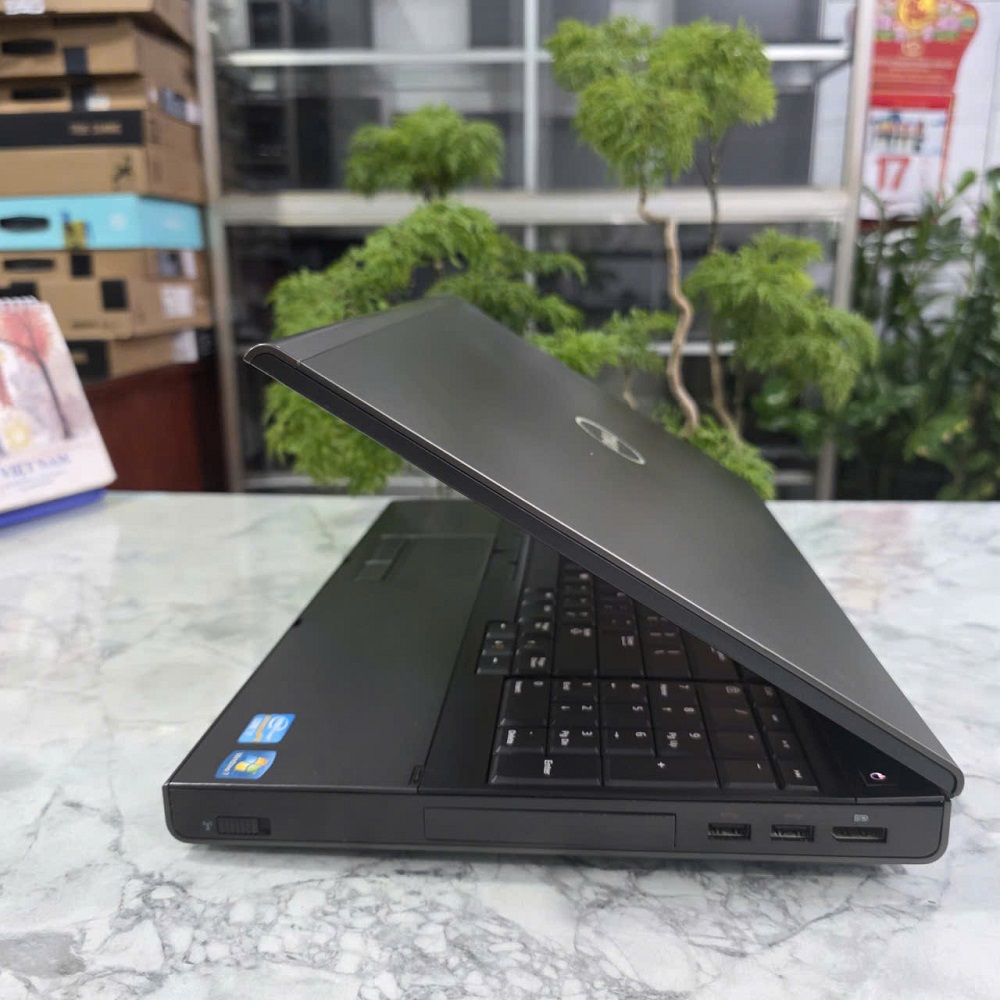 Dell Precision M4600 CORE I7-2860QM RAM 16GB SSD 128GB VÀ 500GB NVIDIA Quadro 2000M MÀN HÌNH : 15.6 INCH FullHD IPS 
