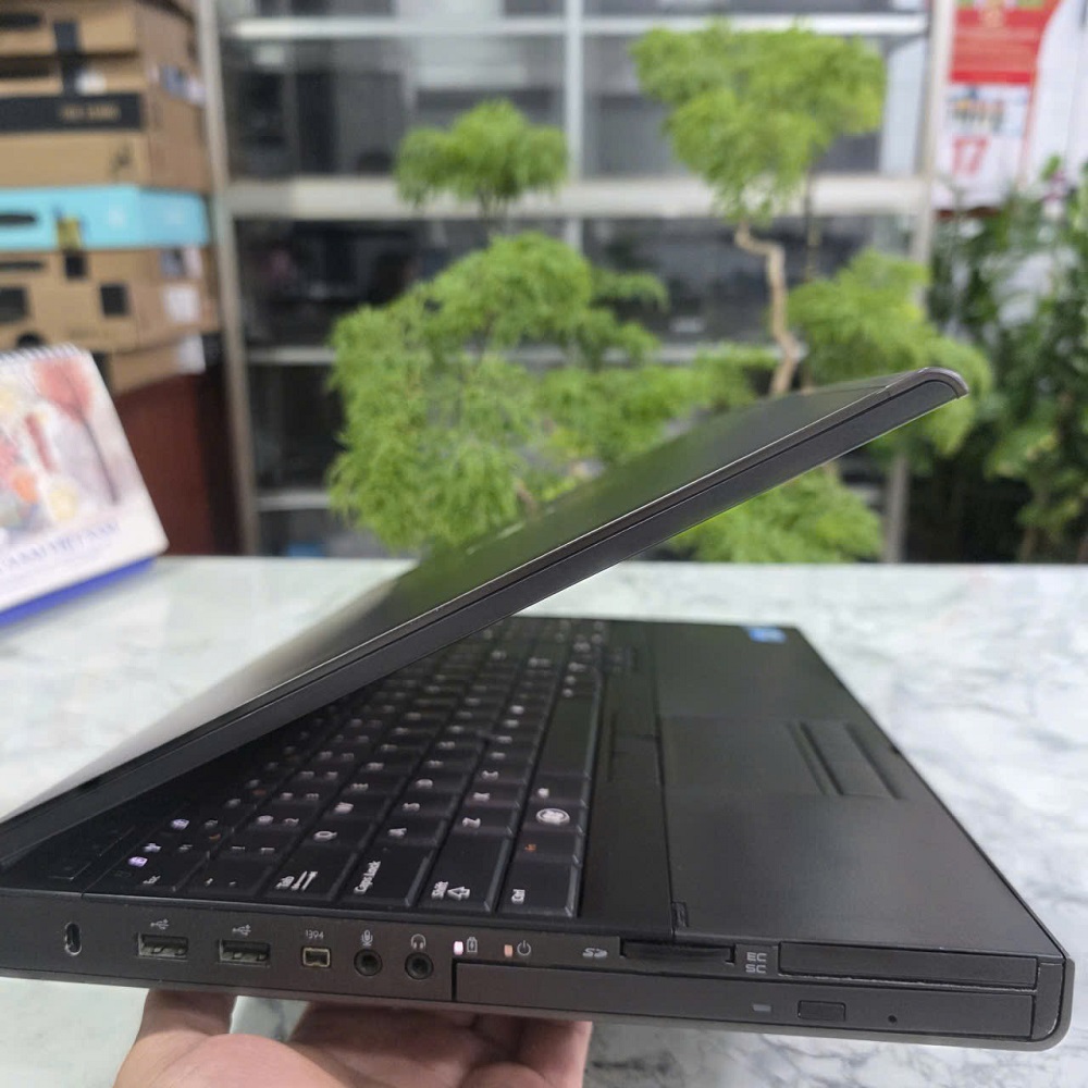 Dell Precision M4600 CORE I7-2860QM RAM 16GB SSD 128GB VÀ 500GB NVIDIA Quadro 2000M MÀN HÌNH : 15.6 INCH FullHD IPS 