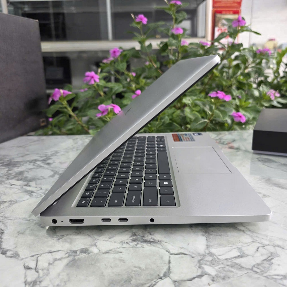 Dell Pro 14 PC14250 Máy LikeNew Ultra 7 255U RAM 16GB SSD 256GB MÀN HÌNH : 14 Inch FHD+