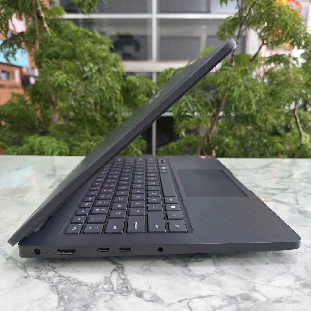 Dell Pro 14 PC14255 RYZEN 5- 220w RAM 16GB SSD 512GB MÀN HÌNH : 14 Inch FHD+