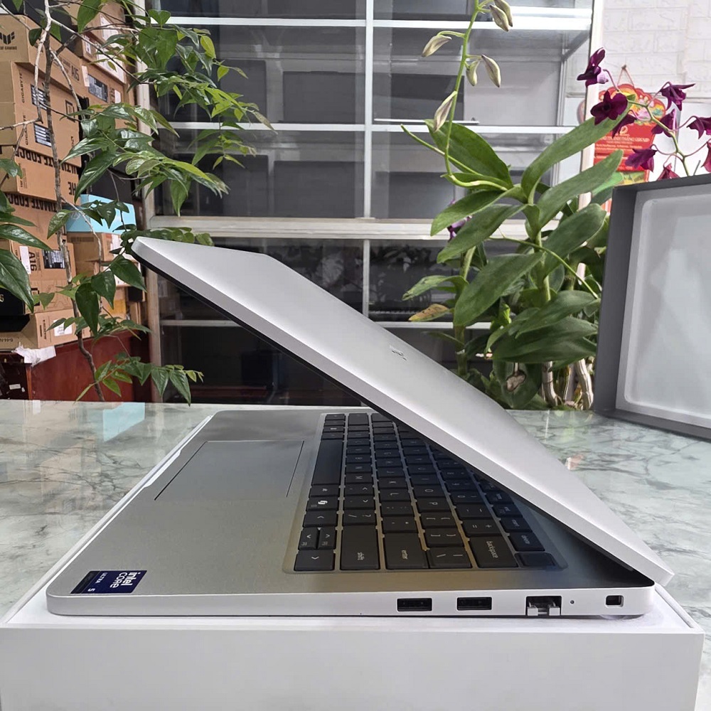 DELL PRO 14 PLUS PB14250 MÁY MỚI SẠC 2 LẦN-BẢO HÀNH CHÍNH HÃNG 2029 ULTRA 5 235U RAM 16GB SSD 512GB MÀN HÌNH : 14.0 Inch FHD+