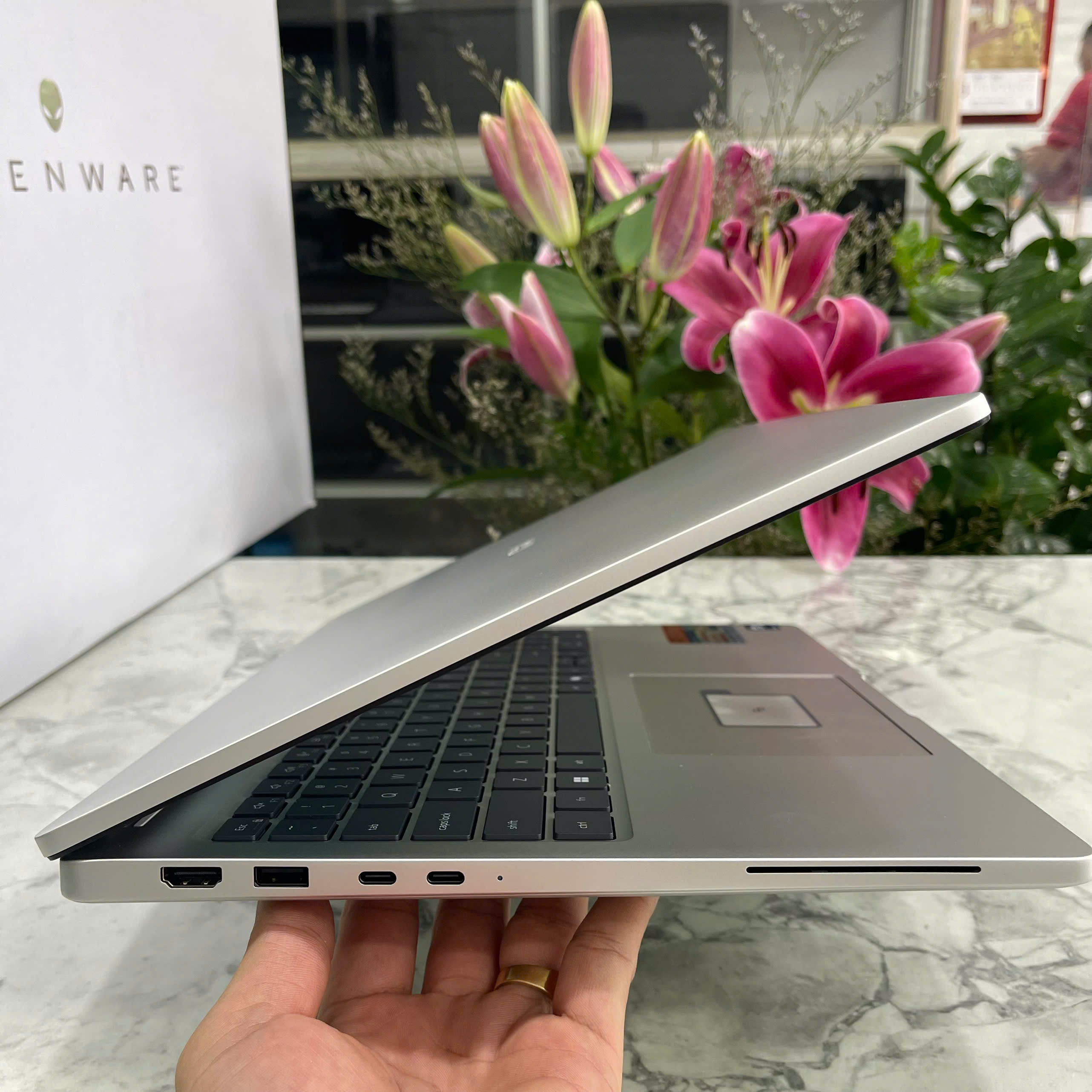 Dell Pro 16 Plus PB16250 (2025)  Ultra 5 236V Ram 16GB Ssd 512GB Arc 130V 8GB Màn hình : 16 Inch FHD+, 300 nit