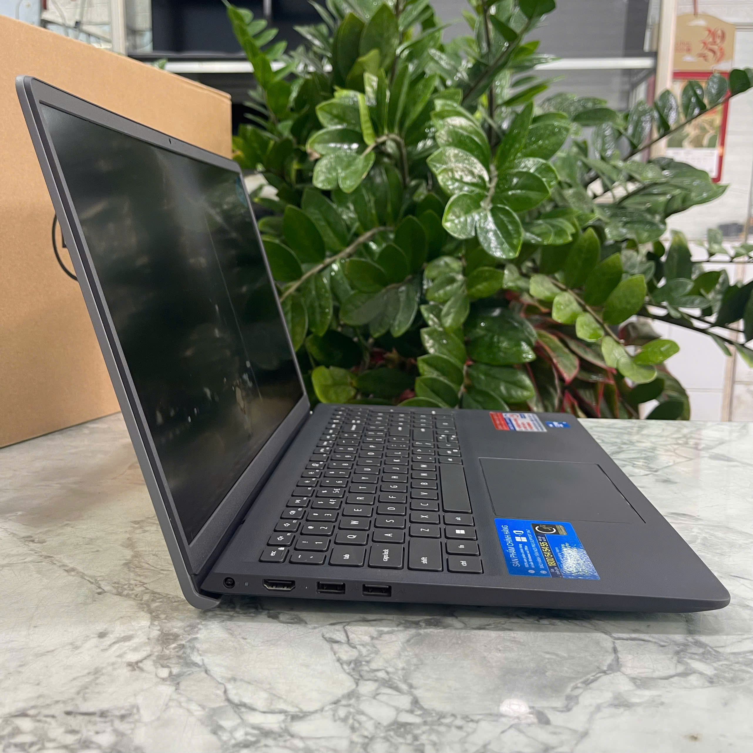 Dell Vostro 3520 Core I5-1235U Ram 8GB Ssd 512GB Màn Hình : Màn Hình : 16.1Inch FHD IPS 120Hz