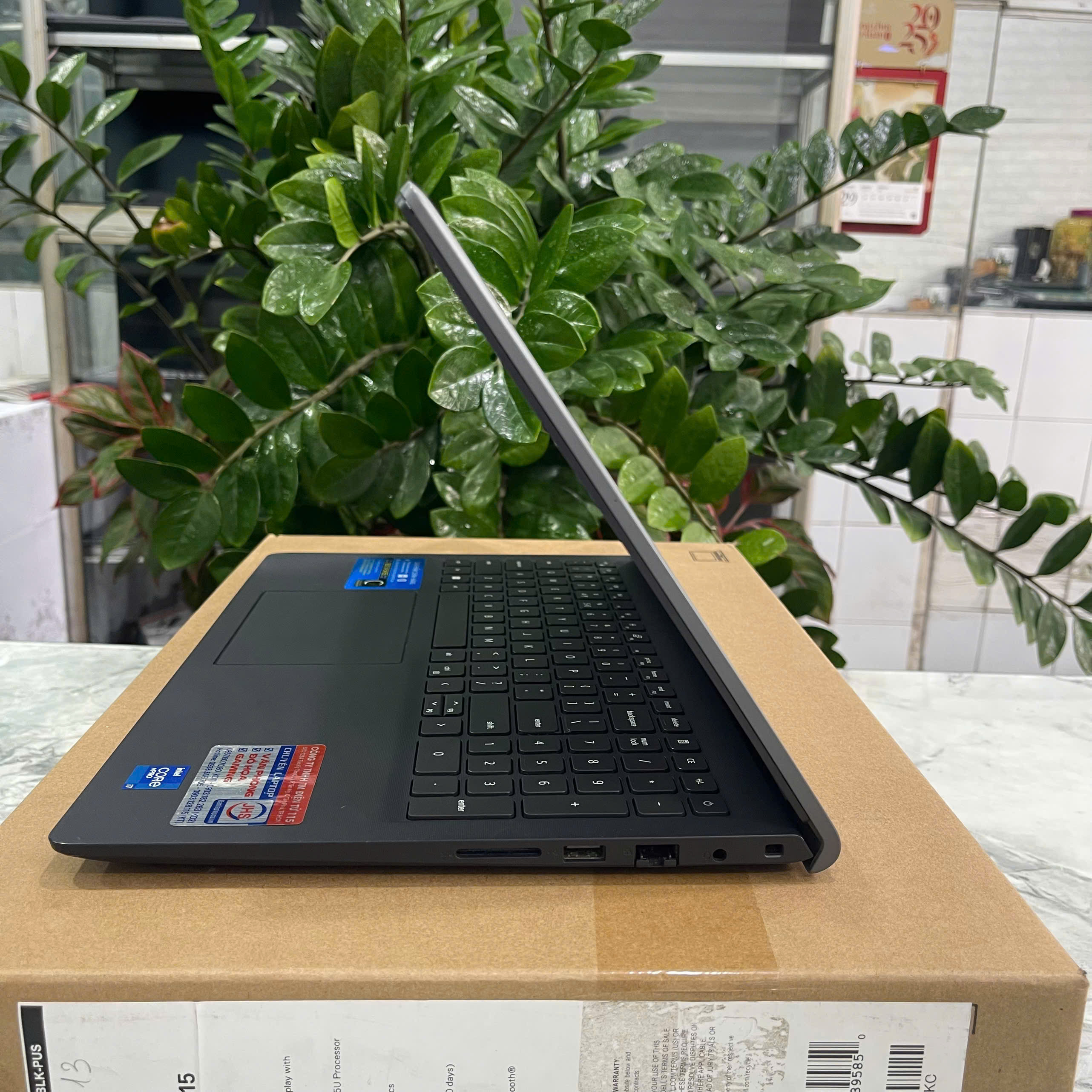 Dell Vostro 3520 Core I5-1235U Ram 8GB Ssd 512GB Màn Hình : Màn Hình : 16.1Inch FHD IPS 120Hz