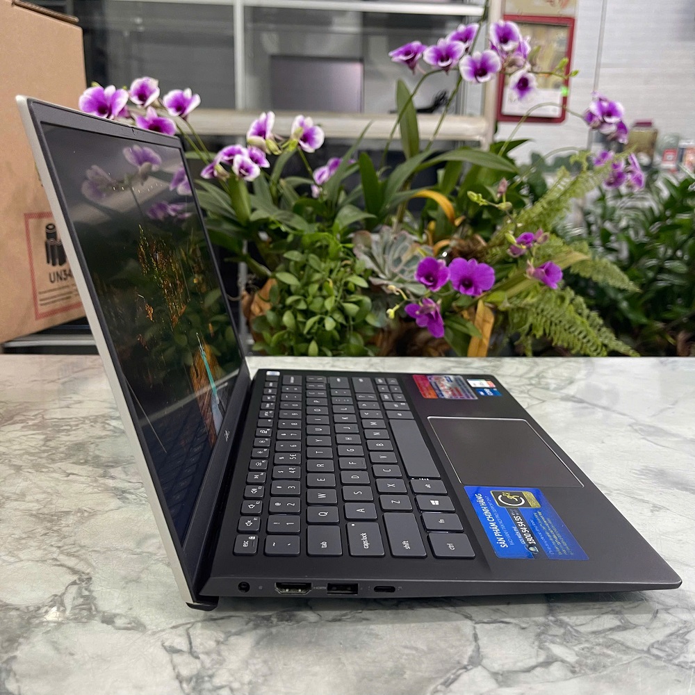 Dell Vostro 5301 Core I5-1135G7 RAM 8GB SSD  256GB  MÀN HÌNH : 14 Inch FHD 