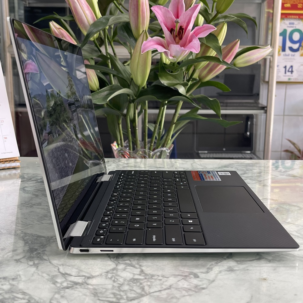 Dell XPS 13 7390  2-In-1 Core I7-1065G7 RAM 16GB SSD 256GB MÀN  HÌNH 13.4 Inch 4K (3840 x 2400) TouchXoay Gập 360