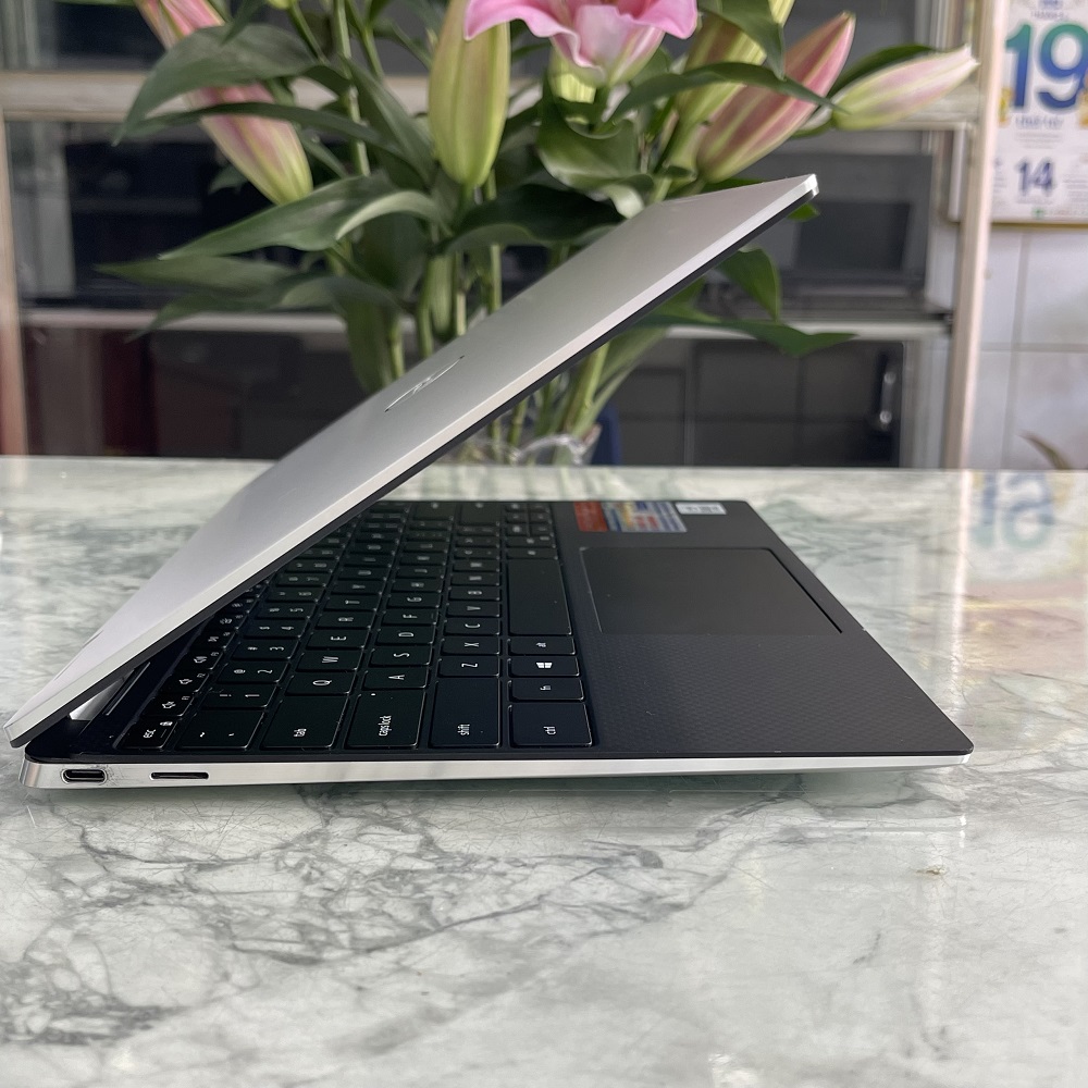 Dell XPS 13 7390  2-In-1 Core I7-1065G7 RAM 16GB SSD 256GB MÀN  HÌNH 13.4 Inch 4K (3840 x 2400) TouchXoay Gập 360