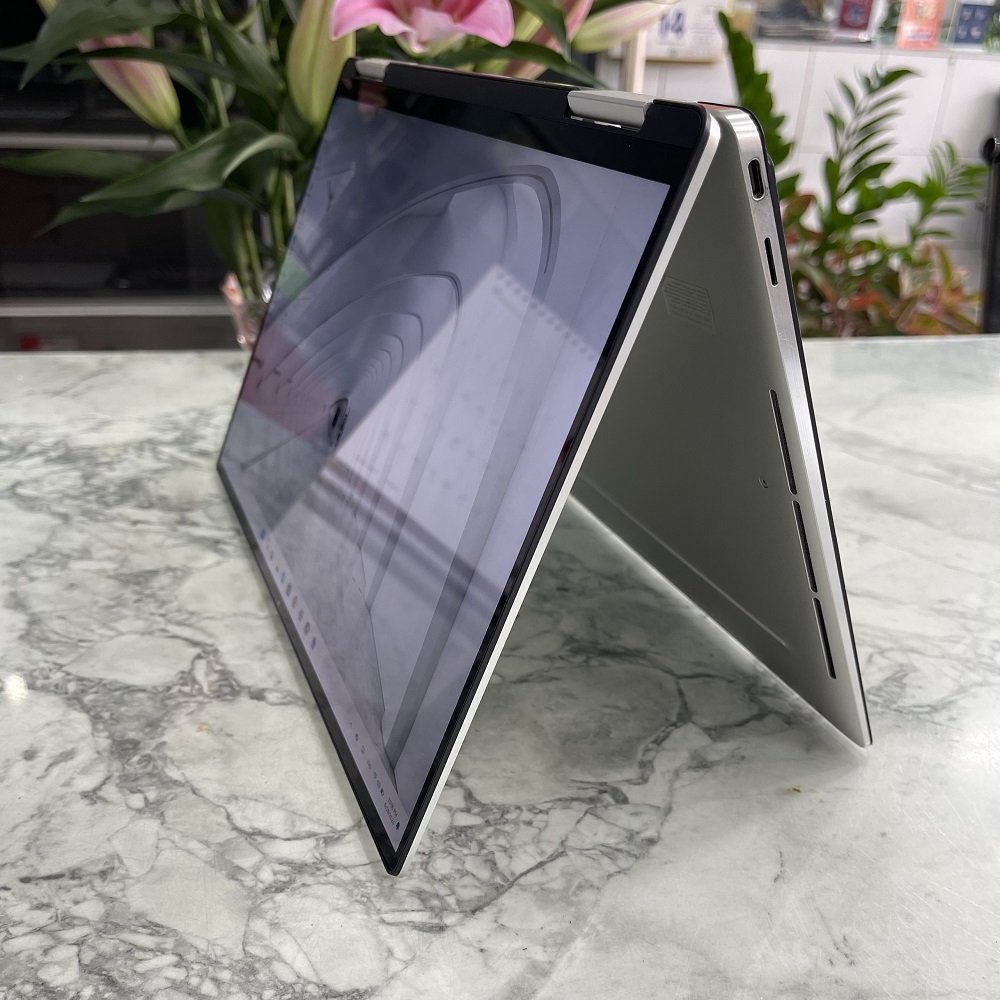 Dell XPS 13 7390  2-In-1 Core I7-1065G7 RAM 16GB SSD 256GB MÀN  HÌNH 13.4 Inch 4K (3840 x 2400) TouchXoay Gập 360