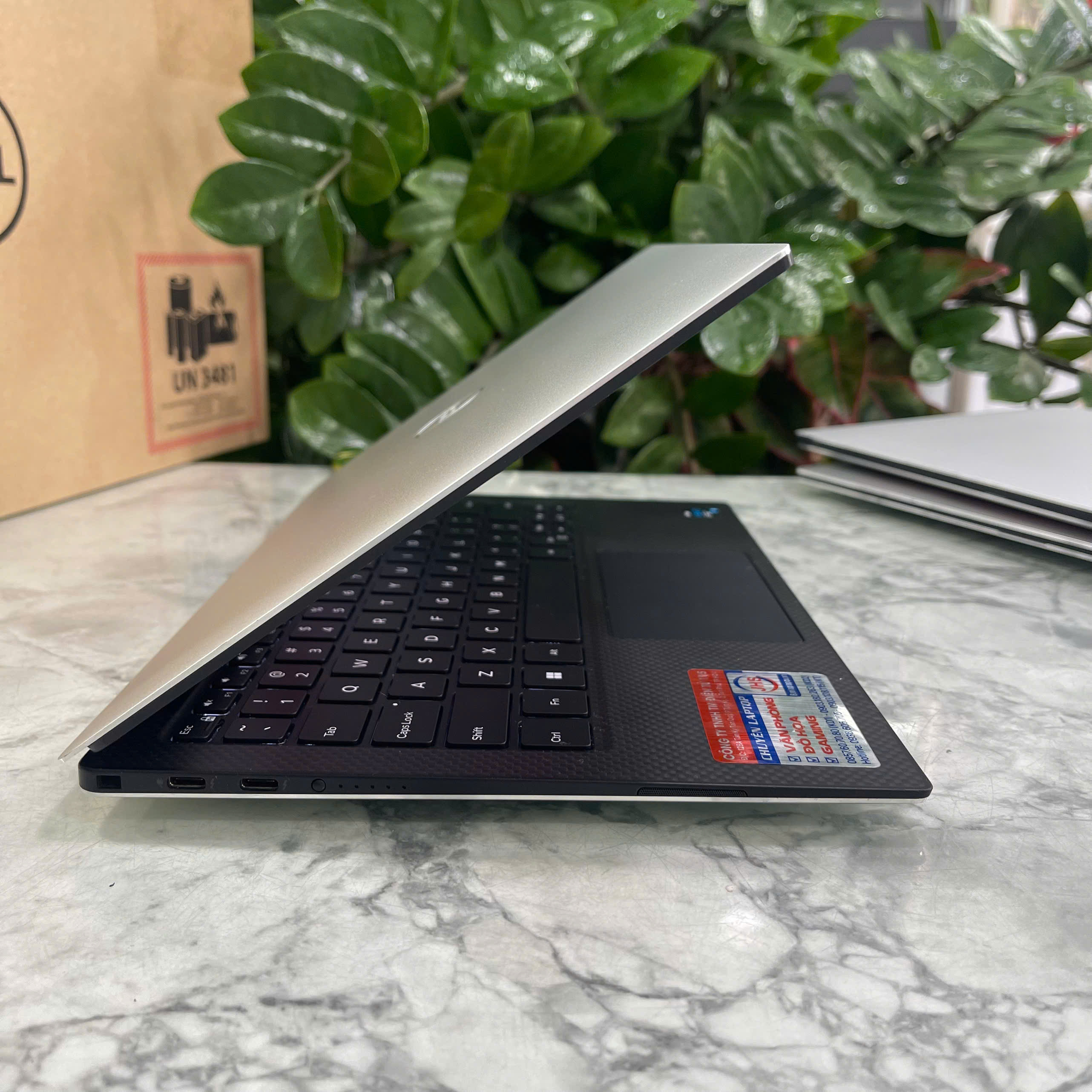Dell XPS 13 9305 Core I7-1165G7 Ram 16GB SSD 512GB Màn Hình 13.3″ Inch IPS FullHD