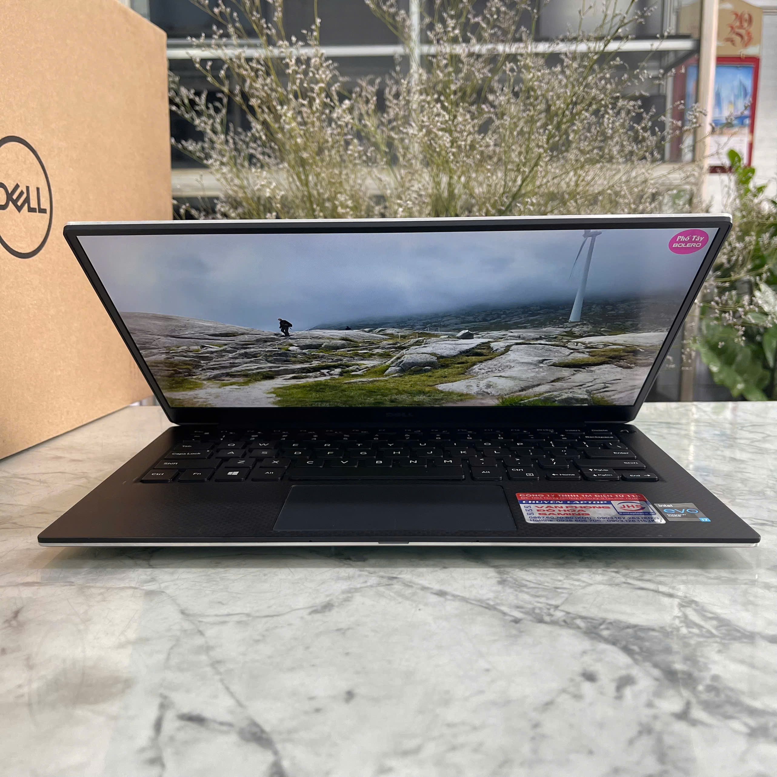 Dell XPS 13 9360 Core I7-8550U Ram 8Gb Ssd 256Gb Màn Hình 13.3 Inch FHD 