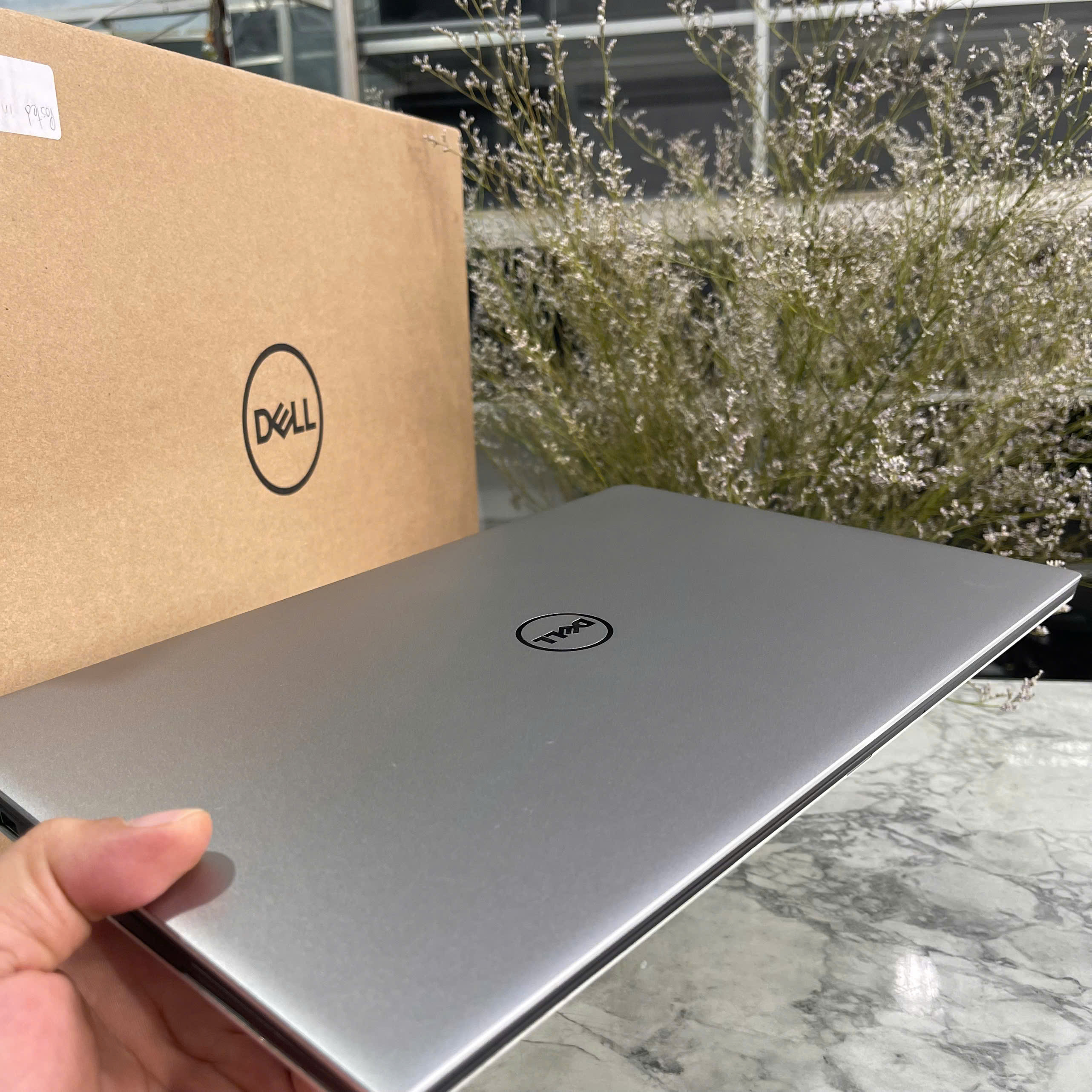 Dell XPS 13 9360 Core I7-8550U Ram 8Gb Ssd 256Gb Màn Hình 13.3 Inch FHD 