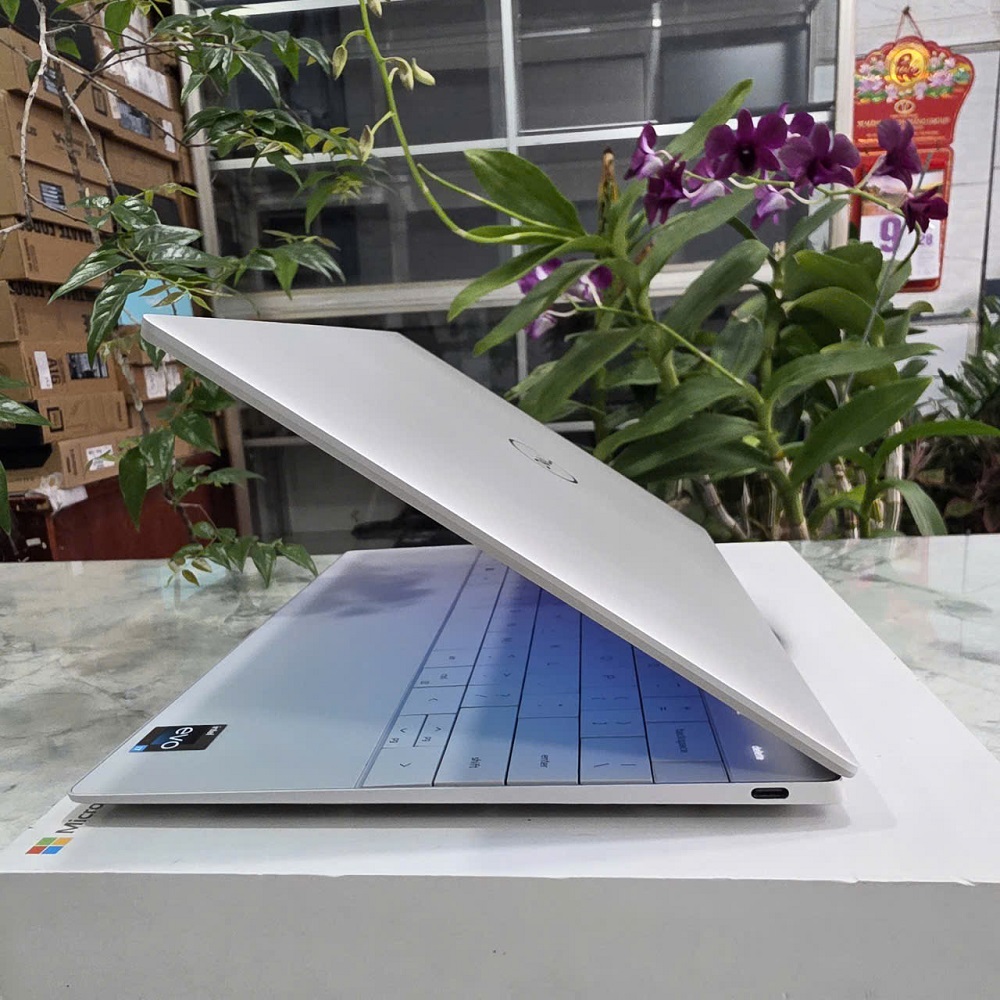 Dell XPS 13 Plus 9320 CORE I7-1260P RAM 16GB SSD 512GB MÀN HÌNH : 13.4″FHD+ 500-nit