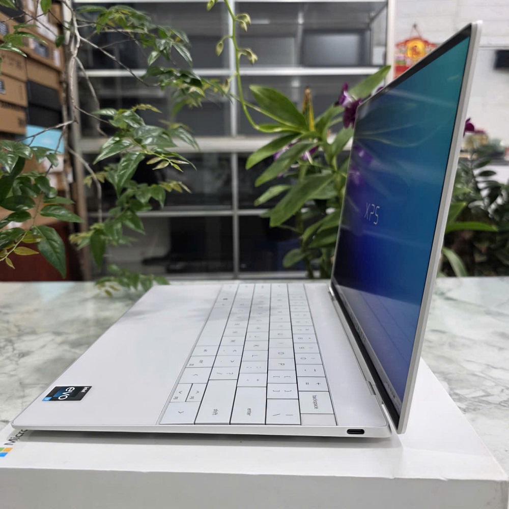Dell XPS 13 Plus 9320 CORE I7-1260P RAM 16GB SSD 512GB MÀN HÌNH : 13.4″FHD+ 500-nit