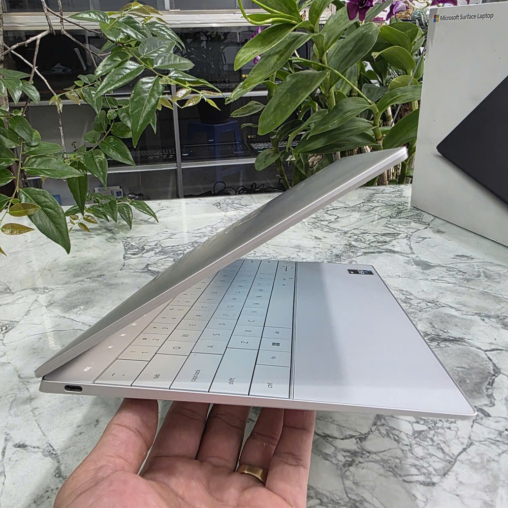 Dell XPS 13 Plus 9320 CORE I7-1260P RAM 16GB SSD 512GB MÀN HÌNH : 13.4″FHD+ 500-nit