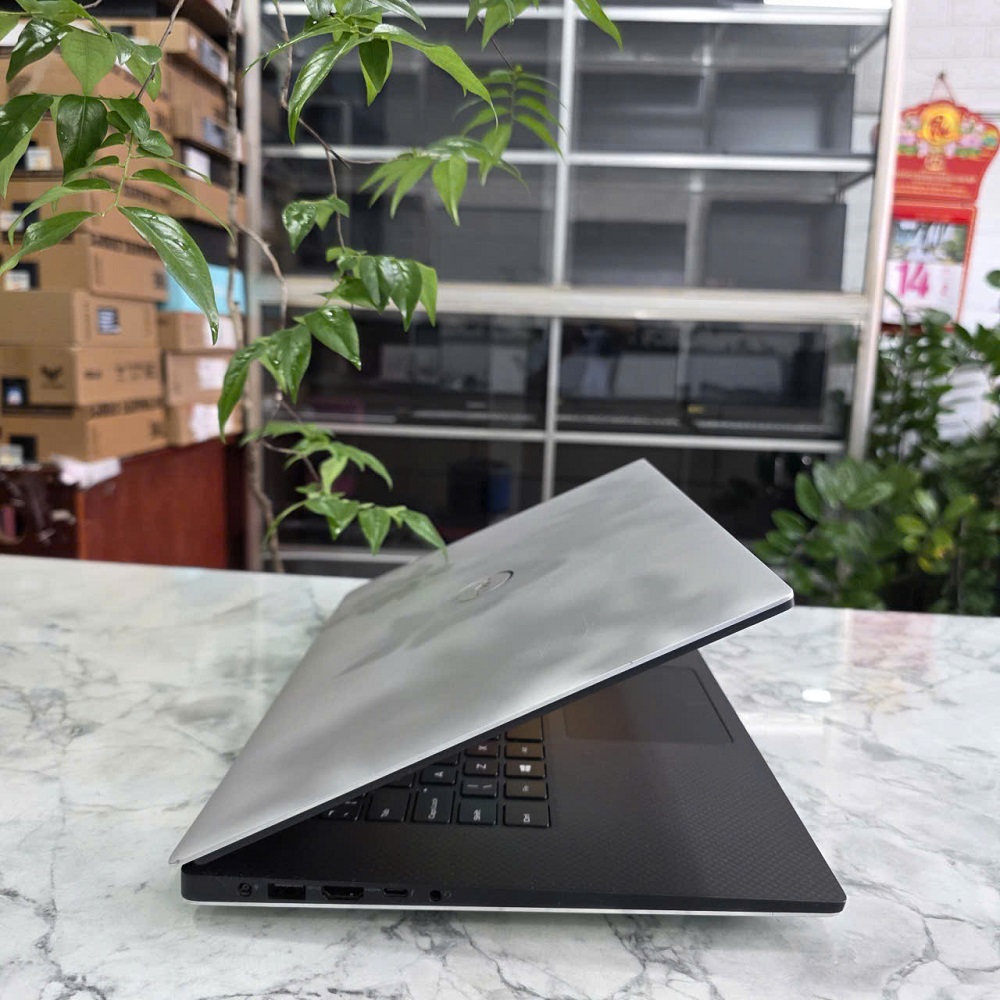 DELL XPS 15 7590 CORE I7-9750H RAM 16GB SSD 256GB GTX 1650 MÀN HÌNH : 15.6''Inch FHD IPS