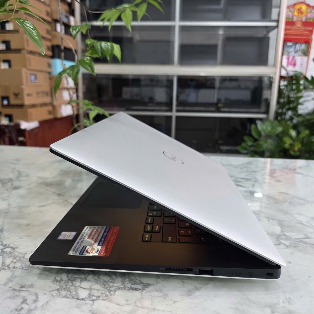 DELL XPS 15 7590 CORE I7-9750H RAM 16GB SSD 256GB GTX 1650 MÀN HÌNH : 15.6''Inch FHD IPS