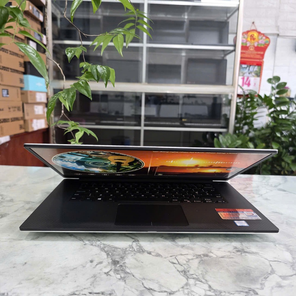 DELL XPS 15 7590 CORE I7-9750H RAM 16GB SSD 256GB GTX 1650 MÀN HÌNH : 15.6''Inch FHD IPS